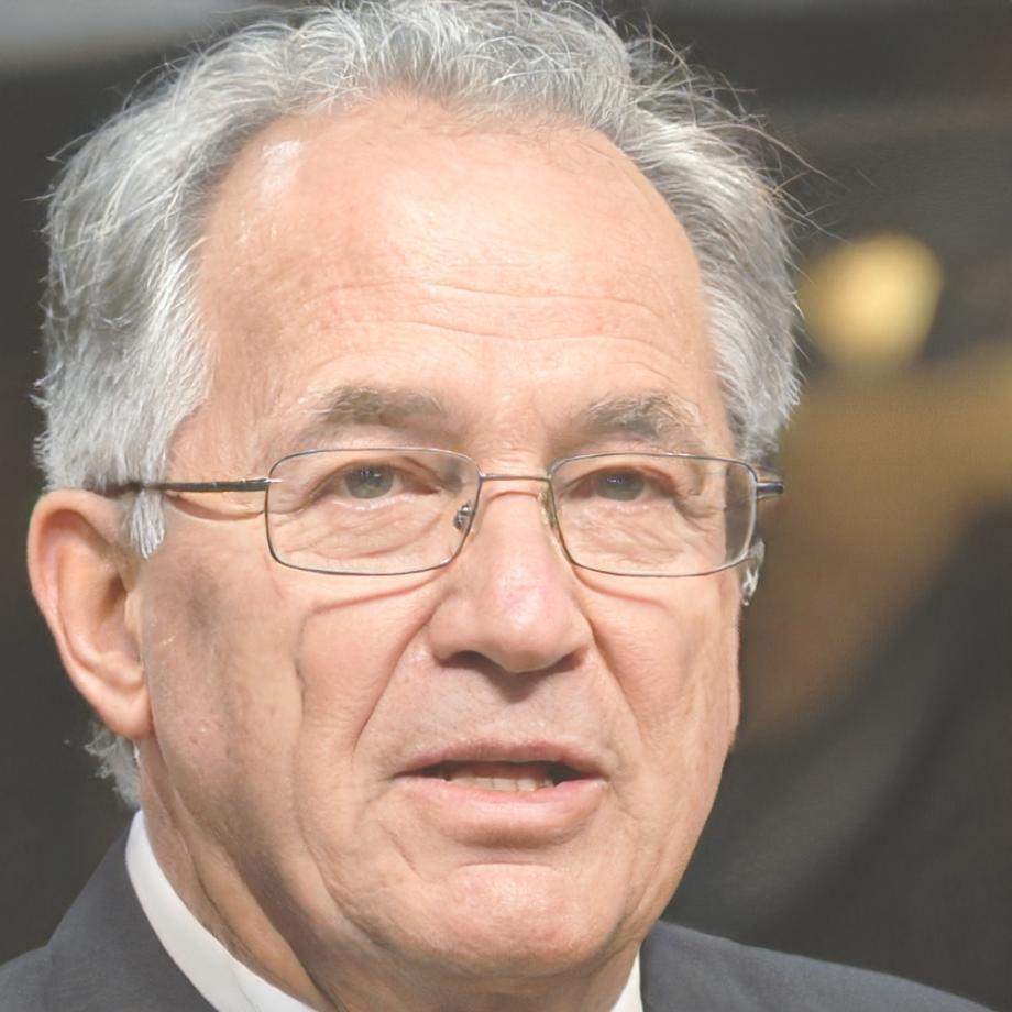 Senior testing consultant and program instructor